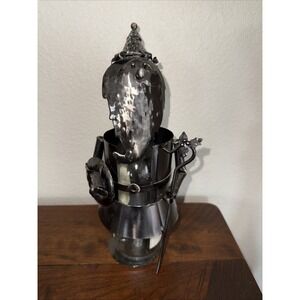 12" Metal Wine Bottle Holder Santa With Wreath Wine Caddy